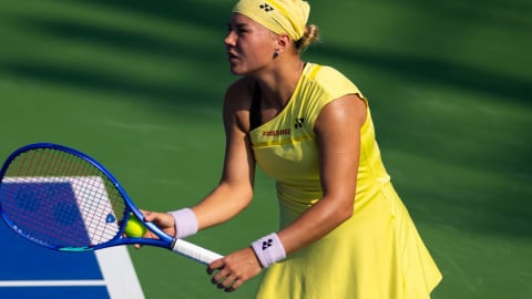 Shnaider beats Muchova to sail into Wuhan QFs