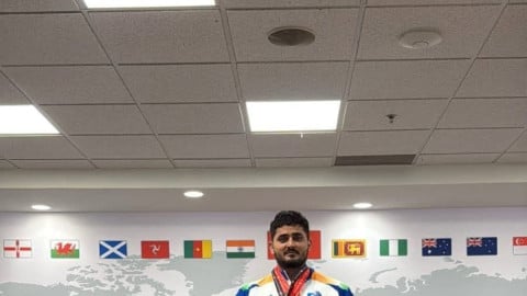 Truck driver father takes Rs 4 lakh loan, son wins Commonwealth gold in Canada