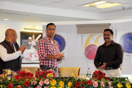 HD Image for cricket Mahendra Singh Dhoni at the inauguration of the Country Cricket Club