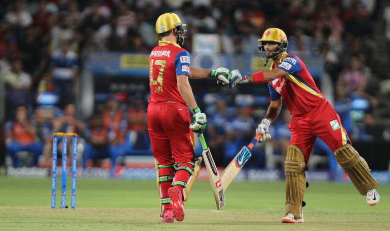 AB de Villiers and Mandeep Singh