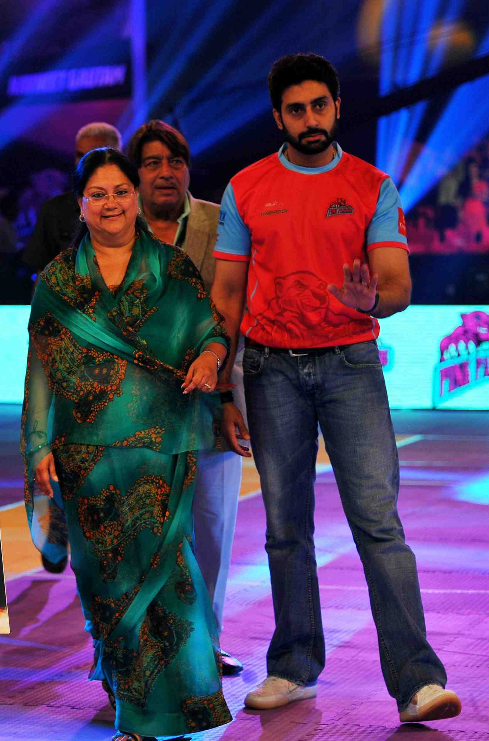 HD Image for cricket Abhishek Bachchan and Vasundhara Raje