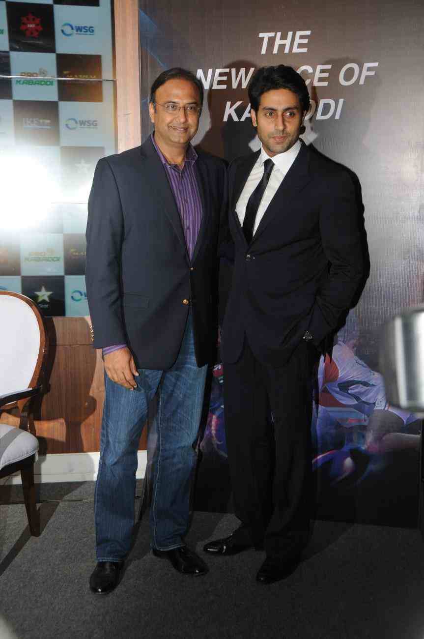 Hd Image for Cricket Abhishek Bachchan & Charu Sharma in Hindi