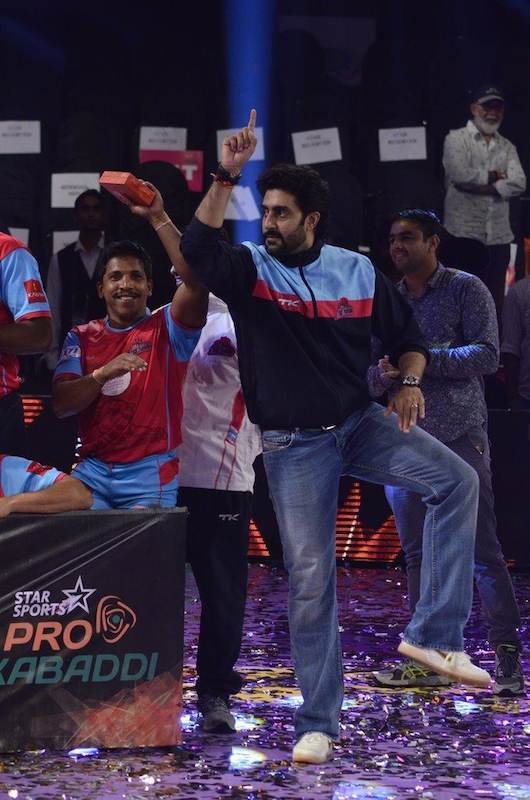 HD Image for cricket Abhishek Bachchan at the finals of Pro Kabaddi League in Tamil