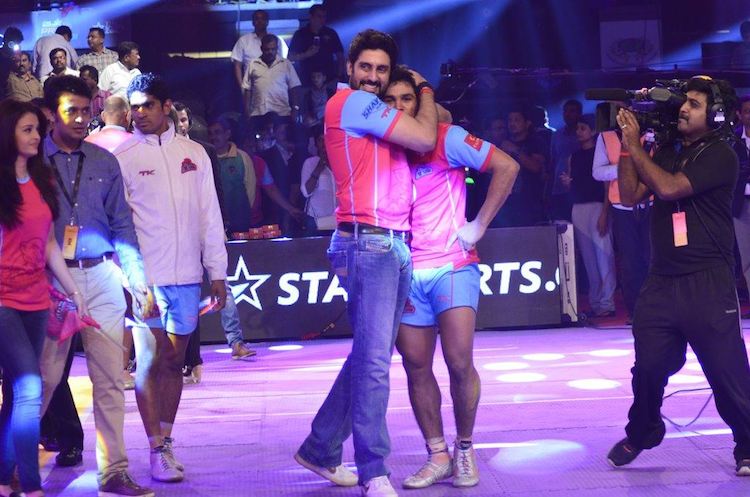 HD Image for cricket Abhishek Bachchan during the finals of the Pro Kabaddi League in Tamil