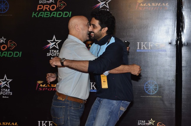 HD Image for cricket Anupam Kher and Abhishek Bachchan during the semi finals of Pro Kabaddi League  in Tamil