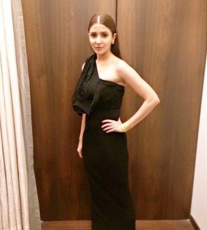 Anushka sharma at manish malhotra birthday party Image