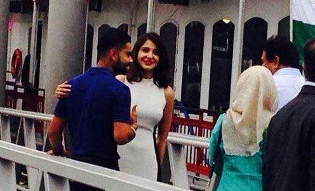 Hd Image for Cricket Anushka Sharma with Virat Kohli in Sydney in Hindi