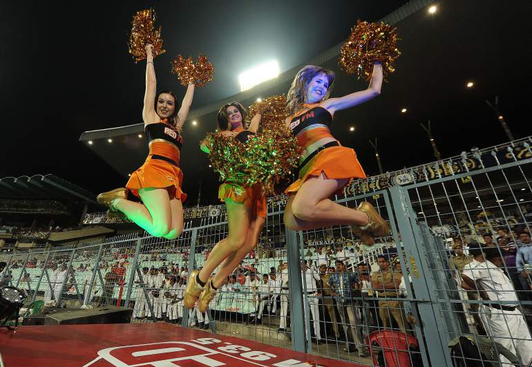 cheer leaders in Tamil