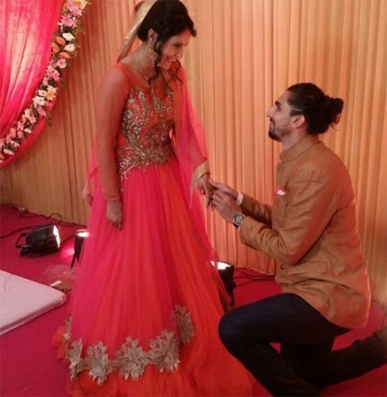 Hd Image for Cricket Cricketer Ishant Sharma and Pratima in Hindi