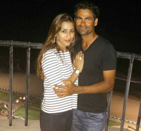 Cricketer Mohammad Kaif with his wife Pooja Image