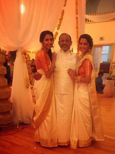 Hd Image for Cricket Deepika Pallikal with her Father and Sister in Hindi