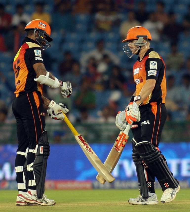 Shikhar Dhawan and David Warner in Tamil