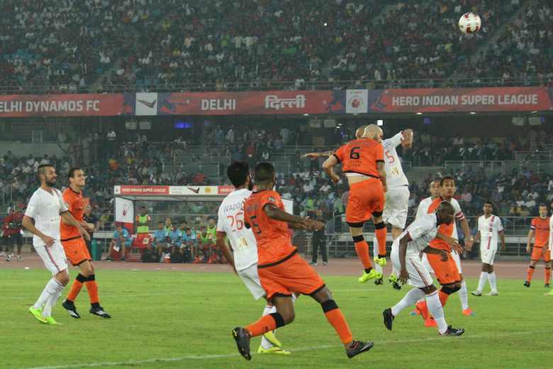 HD Image for cricket Delhi Dynamos and FC Pune City players in Tamil