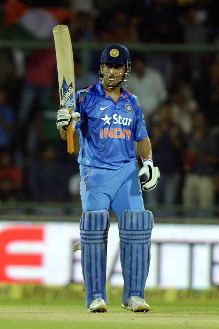 MS Dhoni Celebrates Half Century in Tamil