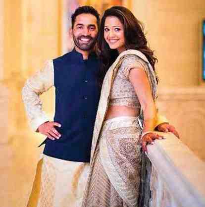 Dinesh Karthik with his wife Dipika Pallikal फोटो