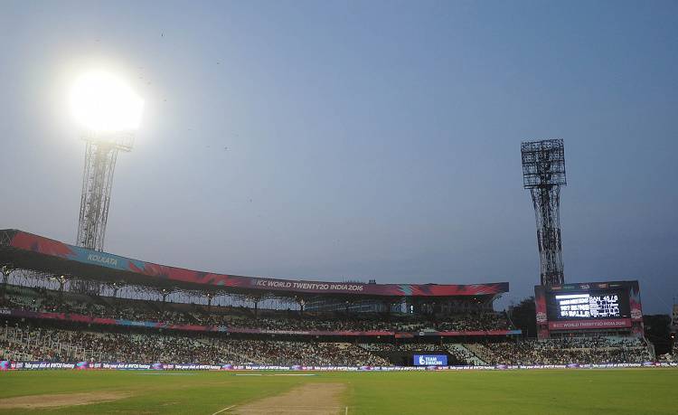 Floodlight failure disrupts a WT20 match between Bangladesh and New Zealand at Eden Gardens in Tamil