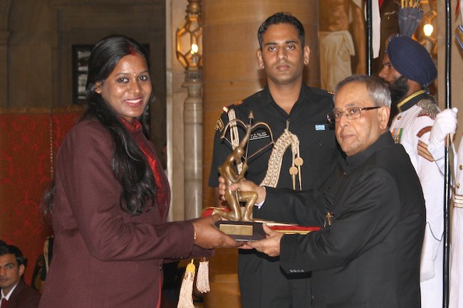 HD Image for cricket Geethu Anna Rahul receiving Arjuna Award  in Tamil