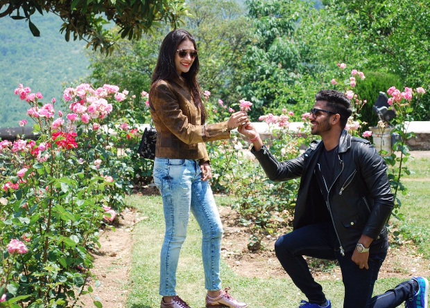 Hd Image for Cricket Gorgeous Susmita Tiwary with his Cricketer hisband Manoj Tiwary in Hindi