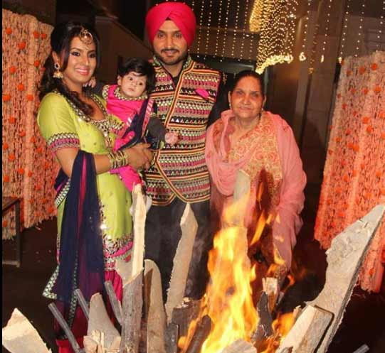 Harbhajan Singh with his Family Image