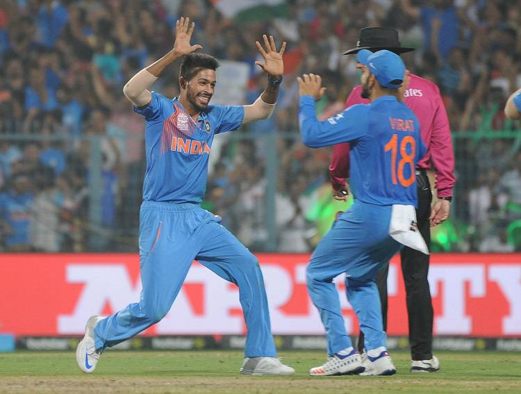 Indian player Hardik Pandya celebrate fall of a wicket