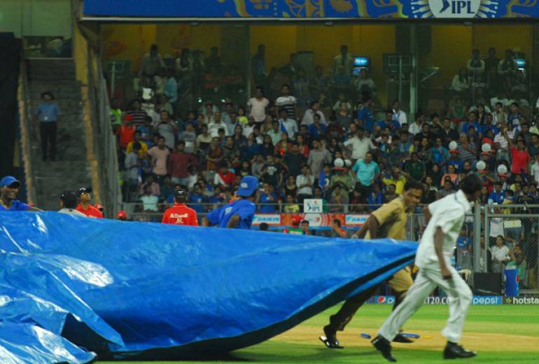 Raining at Mumbai in Tamil