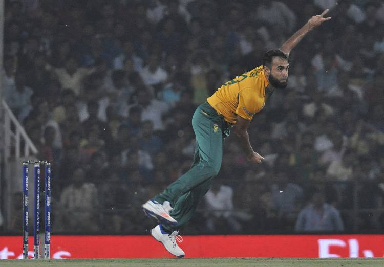 South African bowler Imran Tahir in action 