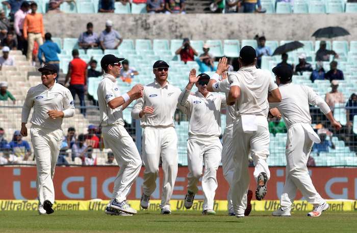 New Zealand Team celebrating the fall of Indian wicket फोटो