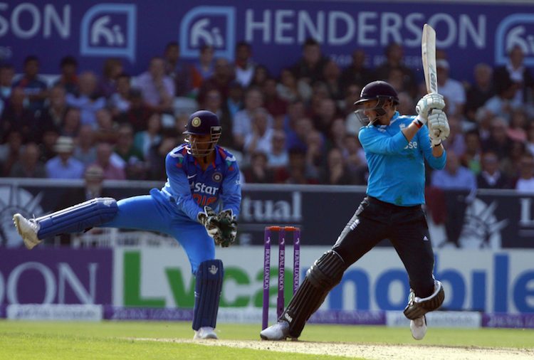 HD Image for cricket Joe Root batting