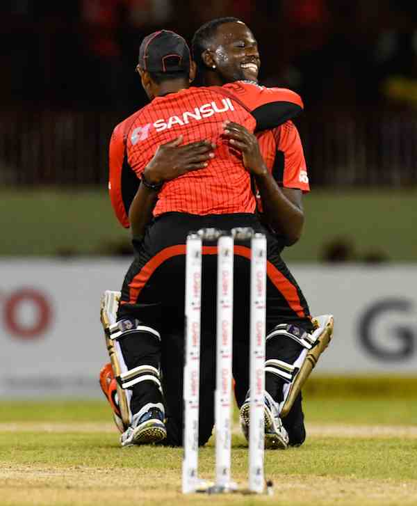 Kevon Cooper & Denesh Ramdin फोटो