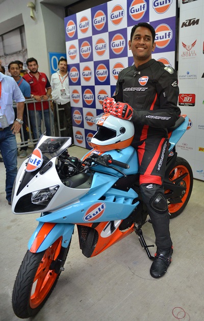HD Image for cricket MS Dhoni launches Bike Festival of India