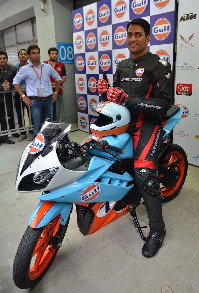 Hd Image for Cricket MS Dhoni launches Bike Festival of India in Hindi