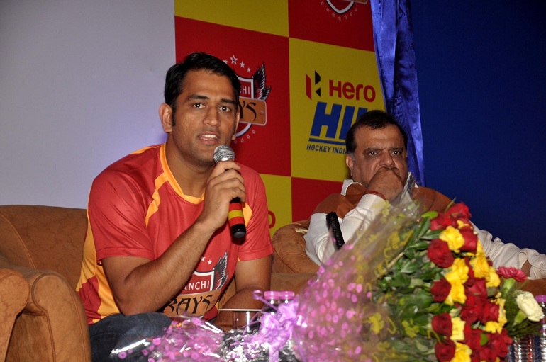 Hd Image for Cricket MS Dhoni Hockey India League Team  in Hindi