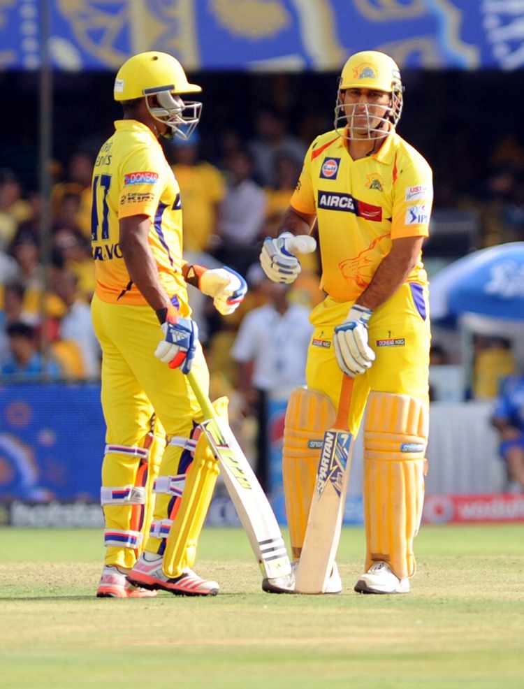 MS Dhoni and Dwayne Bravo in Tamil