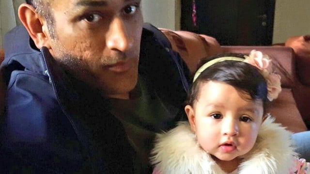 Mahendra Singh Dhoni and his daughter Ziva Image