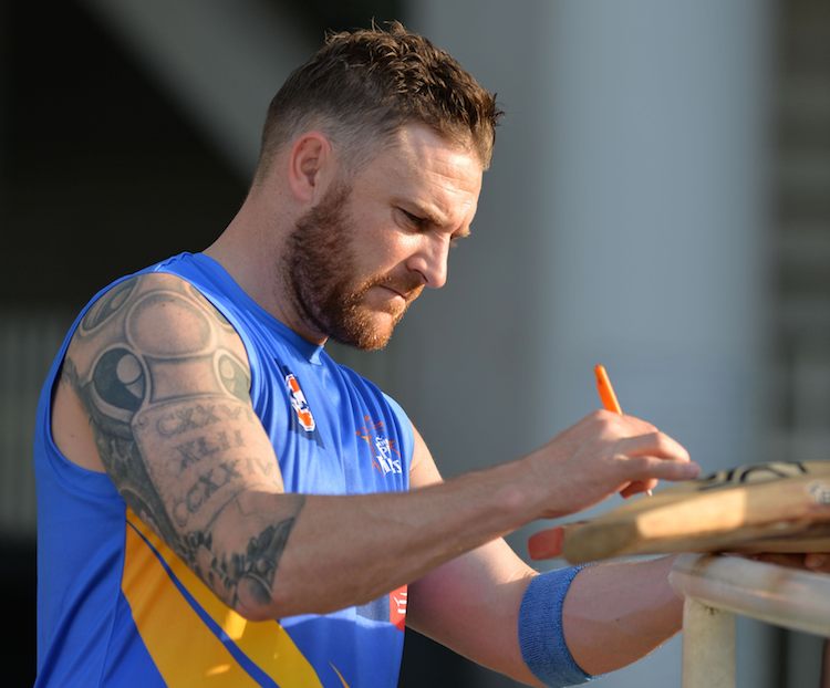 HD Image for cricket McCullum  in Tamil