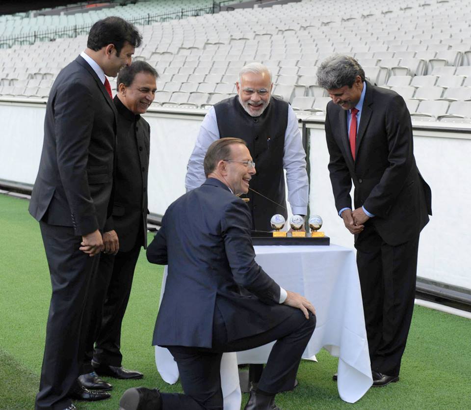 Kapil Dev, VVS Laxman, PM Narendra Modi in Tamil