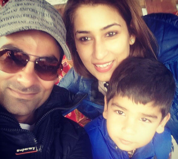 Mohammad Kaif, wife Pooja Kaif and Son Image