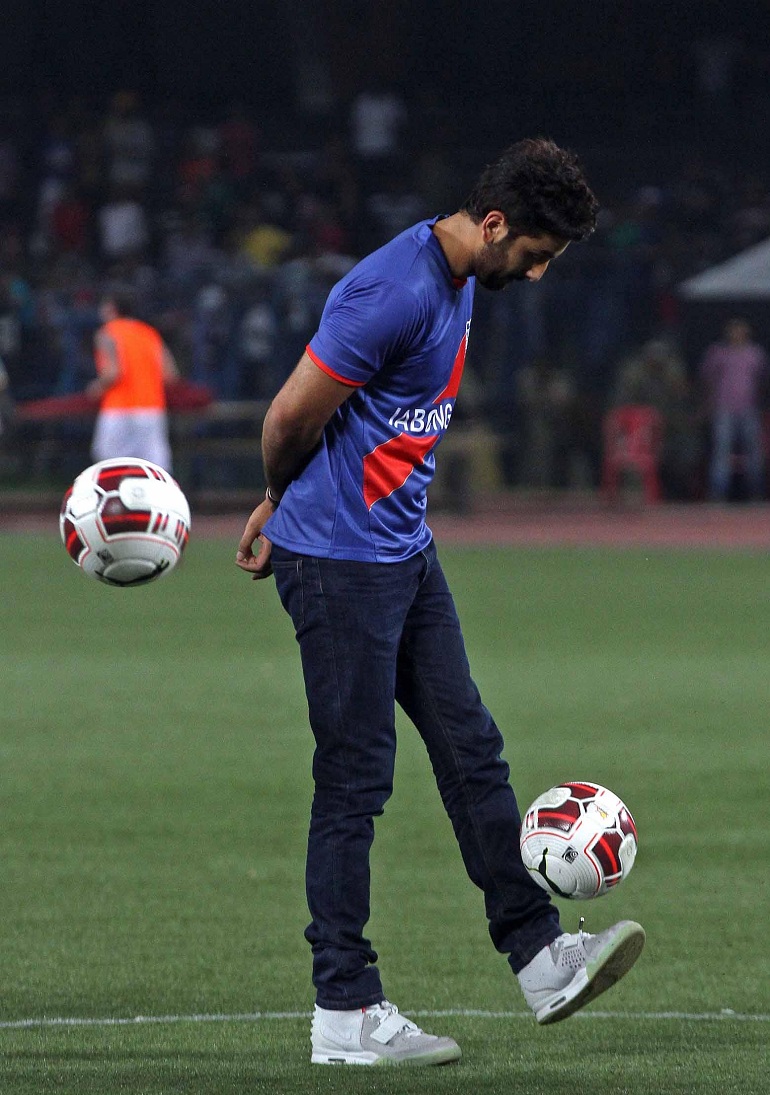 HD Image for cricket ISL 2014 : Ranbir Kapoor,Harbhajan & Sourav Ganguly raised money for Charity in Tamil