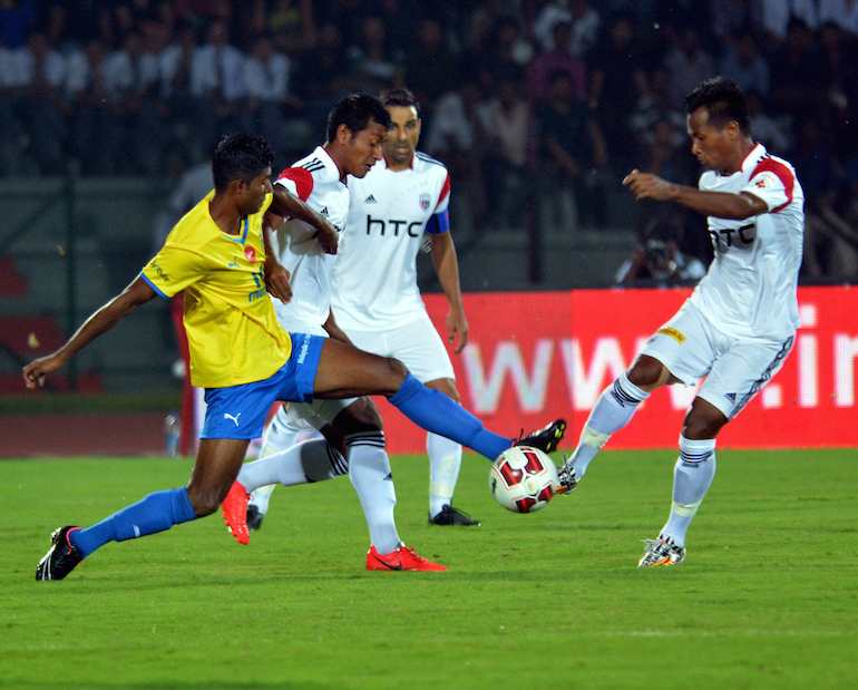 HD Image for cricket NorthEast United FC and Kerala Blasters in Tamil