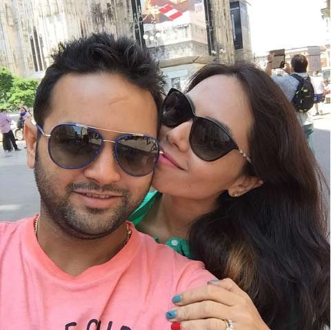 Parthiv Patel and his beautiful wife Avni Zaveri Image