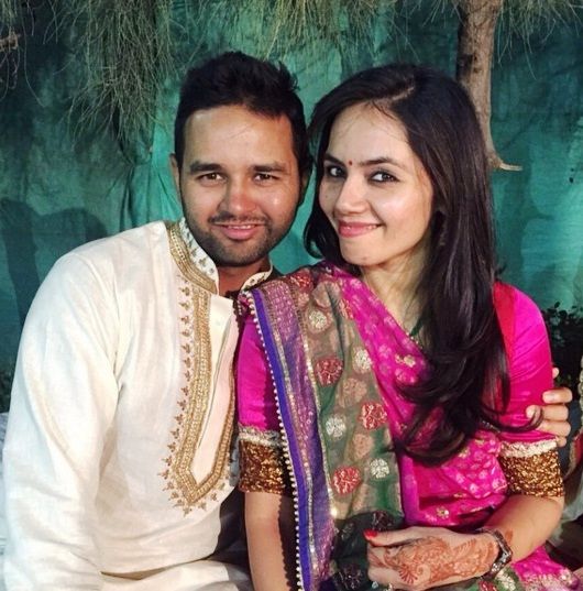 Hd Image for Cricket Parthiv Patel with his gorgeous wife Avni Zaveri in Hindi