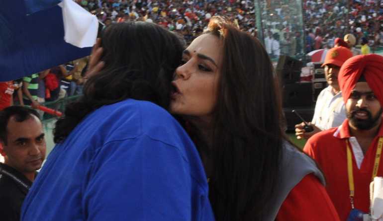 Preity Zinta and Anant Ambani  in Tamil