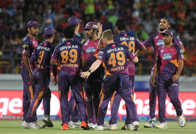  Rising Pune Supergiants celebrate fall of a wicket  in Tamil