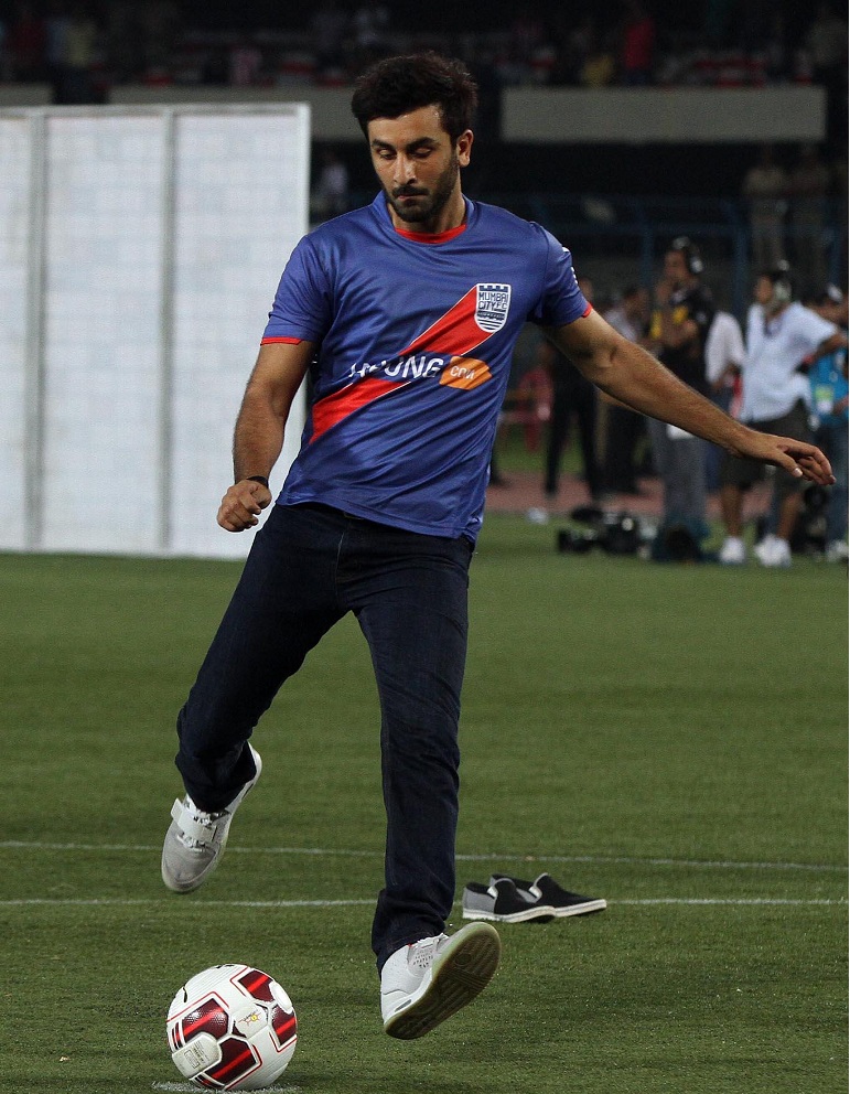 HD Image for cricket ISL 2014 : Ranbir Kapoor,Harbhajan & Sourav Ganguly raised money for Charity in Tamil