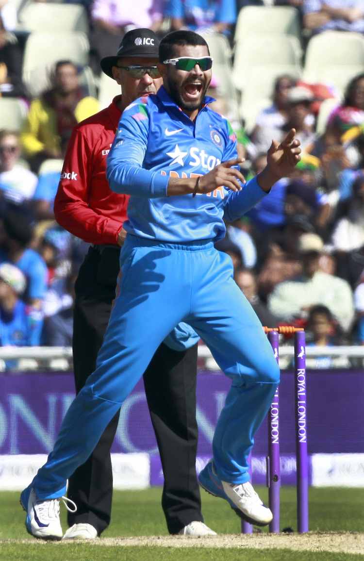 HD Image for cricket Ravindra Jadeja in Tamil