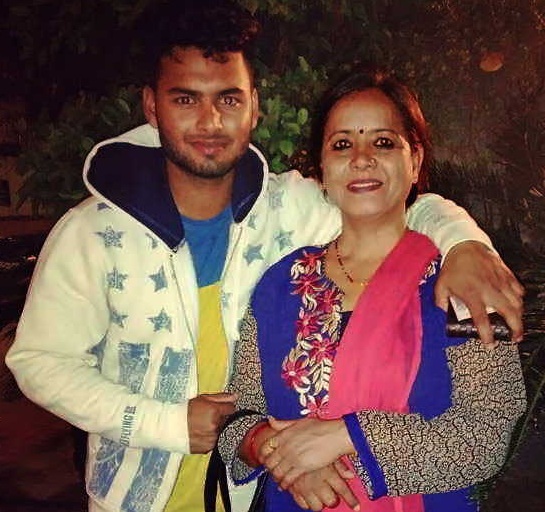 Rishabh Pant with his Mother Image