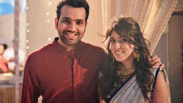 Rohit Sharma with his wife Ritika Sajdeh फोटो