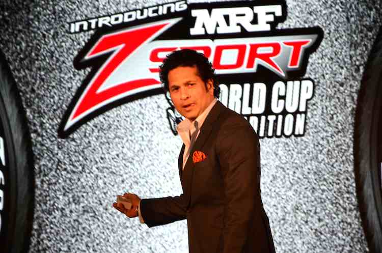 Sachin Tendulkar with Cricket World Cup 2015 Trophy in Tamil