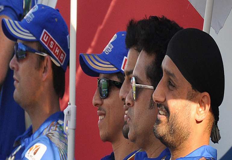 Sachin Tendulkar and Harbhajan Singh in Tamil