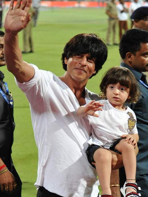 Shah Rukh Khan with his son AbRam in Tamil